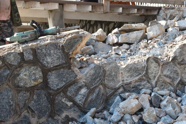 Retaining Wall Demolition in Navarre